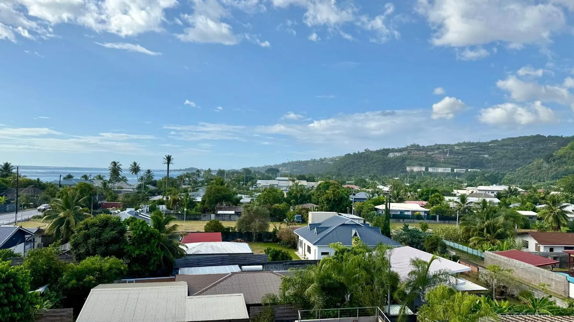Holiday home Hononui Flat - Punaauia Sea Side Pool - Ac - Wifi - 3 Pers French Polynesia